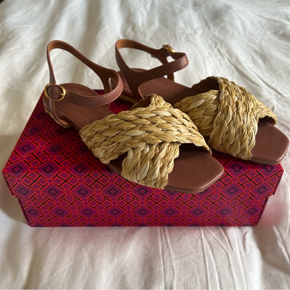 LIKE NEW Tory Burch Raffia Sandals